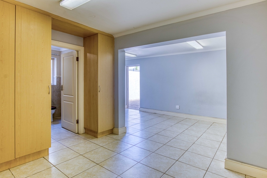 3 Bedroom Property for Sale in Bakkershoogte Western Cape